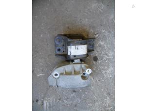 Begagnade Motorfäste Renault Megane II (BM/CM) 1.6 16V Pris på förfrågan erbjuds av Autodemontage Joko B.V.