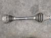 Drivaxel, vänster fram från en Volkswagen Golf 1996
