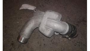 Begagnade Laddluftkylarrör Mercedes C (W202) 2.2 C-200 CDI 16V Pris på förfrågan erbjuds av Autodemontage Joko B.V.