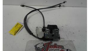 Gebruikte Schuifdeur Slotmechaniek rechts Fiat Doblo Cargo (223) 1.3 D 16V Multijet Prijs op aanvraag aangeboden door Autodemontage Joko B.V.