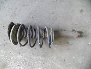 Begagnade Stötdämparstång, höger fram Citroen Xsara Picasso (CH) 1.6 Pris på förfrågan erbjuds av Autodemontage Joko B.V.