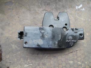 Begagnade Låsmekanism, baklucka Citroen Xsara Picasso (CH) 1.6 Pris på förfrågan erbjuds av Autodemontage Joko B.V.