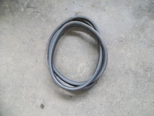 Begagnade Främre dörrtätning, 4-dörrars, höger Nissan Pathfinder (R51) 2.5 dCi 16V 4x4 Pris på förfrågan erbjuds av Autodemontage Joko B.V.