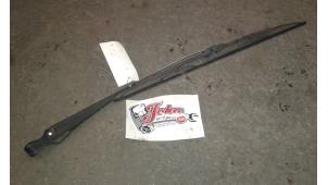 Begagnade Bakre torkararm Mazda MX-3 1.6i 16V Pris på förfrågan erbjuds av Autodemontage Joko B.V.