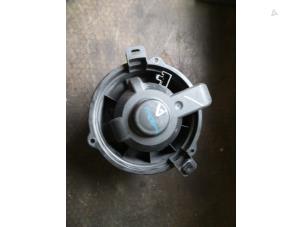 Gebruikte Blower Mitsubishi Colt (Z2/Z3) 1.3 16V Prijs op aanvraag aangeboden door Autodemontage Joko B.V.