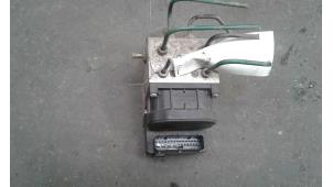 Begagnade ABS-pump Renault Clio II (BB/CB) 1.2 Pris på förfrågan erbjuds av Autodemontage Joko B.V.