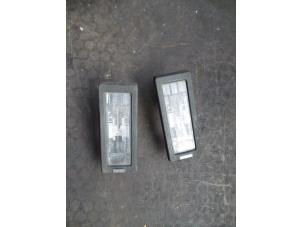 Begagnade Nummerskyltbelysning Renault Modus/Grand Modus (JP) 1.5 dCi 80 Pris på förfrågan erbjuds av Autodemontage Joko B.V.