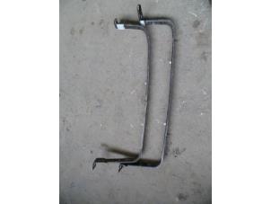 Begagnade Tankband Ford Focus 3 1.6 Ti-VCT 16V 125 Pris på förfrågan erbjuds av Autodemontage Joko B.V.