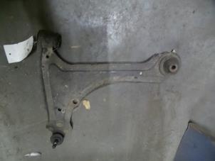 Begagnade Främre undre gaffelben, vänster Opel Calibra Pris på förfrågan erbjuds av Autodemontage Joko B.V.