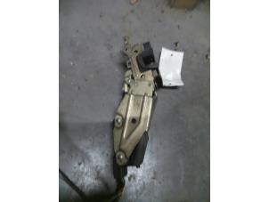 Begagnade Dörrlåsmekanism, 2-dörrars, höger Opel Calibra 2.0i Pris på förfrågan erbjuds av Autodemontage Joko B.V.