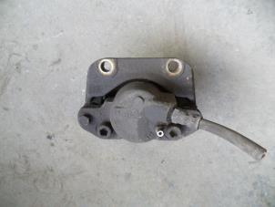 Begagnade Främre bromsok, vänster Dacia Logan (LS) 1.4 Pris på förfrågan erbjuds av Autodemontage Joko B.V.