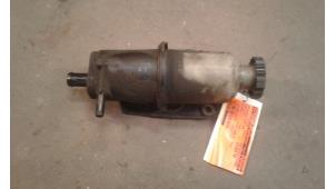 Gebruikte Servo Oliereservoir Chrysler Voyager/Grand Voyager (RG/RS) 2.8 CRD 16V Autom. Prijs op aanvraag aangeboden door Autodemontage Joko B.V.