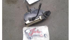 Begagnade Dörrlåsmekanism, 4-dörrars, vänster fram Renault Scénic II (JM) 2.0 16V Pris på förfrågan erbjuds av Autodemontage Joko B.V.