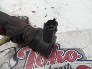 Gebruikte Brandstofdruk sensor Renault Trafic New (JL) 2.0 dCi 16V 115 Prijs op aanvraag aangeboden door Autodemontage Joko B.V.