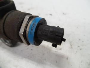 Begagnade Bränsletryckssensor Renault Trafic New (JL) 2.0 dCi 16V 115 Pris på förfrågan erbjuds av Autodemontage Joko B.V.