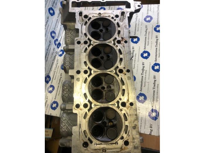 Topplock från en Mercedes CLA