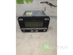 Begagnade CD-spelare Volkswagen Touran (1T1/T2) 1.4 16V TSI 140 Pris € 27,00 Marginaltabell erbjuds av Autodemontagebedrijf De Mars