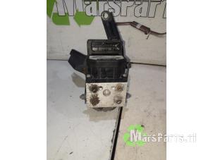 Używane Pompa ABS Toyota Corolla (E12) 1.4 16V VVT-i Cena € 22,50 Procedura marży oferowane przez Autodemontagebedrijf De Mars