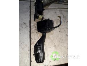 Używane Przelacznik kierunkowskazu Ford Focus 2 Wagon 2.0 16V Cena € 20,00 Procedura marży oferowane przez Autodemontagebedrijf De Mars