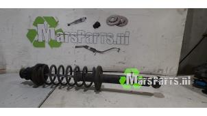 Gebruikte Schokdemperpoot links-achter Peugeot 106 II 1.1 XN,XR,XT,Accent Prijs € 25,00 Margeregeling aangeboden door Autodemontagebedrijf De Mars