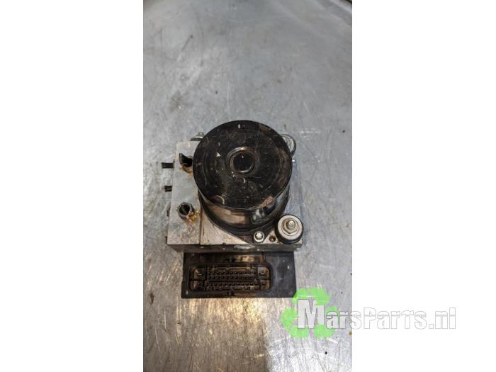 ABS-pump från en Seat Ibiza IV (6J5) 1.2 TDI Ecomotive 2011