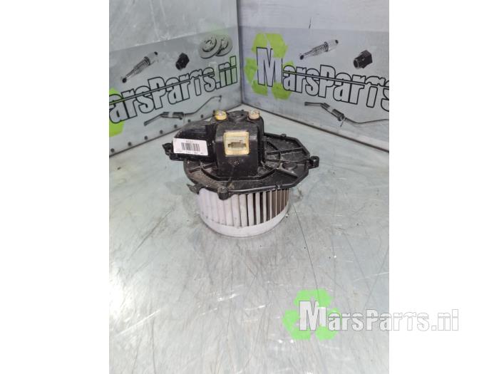 Silnik wentylatora nagrzewnicy z Peugeot Partner (GC/GF/GG/GJ/GK) 1.6 HDI 75 Phase 2 2016