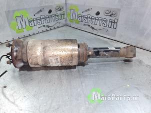 Begagnade Stötdämparstång, vänster fram Landrover Range Rover Sport (LS) 3.6 TDV8 32V Pris € 180,00 Marginaltabell erbjuds av Autodemontagebedrijf De Mars