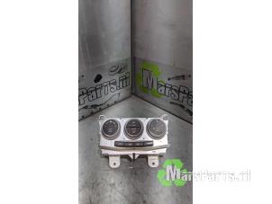 Używane Panel sterowania nagrzewnicy Mazda 5 (CR19) 1.8i 16V Cena € 24,00 Procedura marży oferowane przez Autodemontagebedrijf De Mars