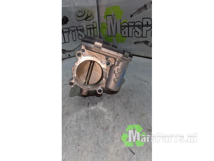 Przepustnica z Mercedes-Benz B (W246) 1.6 B-180 BlueEFFICIENCY Turbo 16V 2012