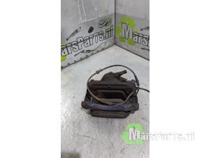 Używane Zacisk hamulcowy prawy przód Mercedes B (W246) 1.6 B-180 BlueEFFICIENCY Turbo 16V Cena € 50,00 Procedura marży oferowane przez Autodemontagebedrijf De Mars