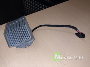 Używane Opornik nagrzewnicy Volkswagen Polo V (6R) 1.6 TDI 16V 90 Cena € 21,60 Procedura marży oferowane przez Autodemontagebedrijf De Mars