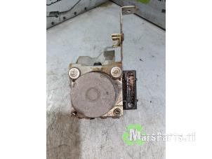 Używane Pompa ABS Mitsubishi Colt (Z2/Z3) 1.3 16V Cena € 36,00 Procedura marży oferowane przez Autodemontagebedrijf De Mars