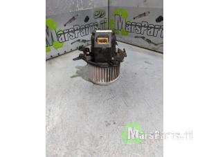 Gebruikte Kachel Ventilatiemotor Peugeot 3008 II (M4/MC/MJ/MR) 1.2 12V e-THP PureTech 130 Prijs € 68,00 Margeregeling aangeboden door Autodemontagebedrijf De Mars