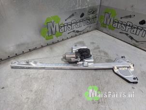 Używane Mechanizm szyby prawej przedniej wersja 2-drzwiowa Peugeot Partner (GC/GF/GG/GJ/GK) 1.6 HDI 75 Phase 2 Cena € 28,00 Procedura marży oferowane przez Autodemontagebedrijf De Mars