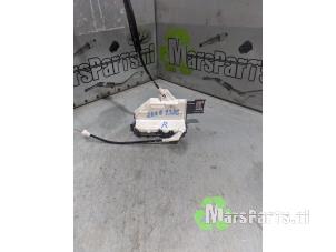 Używane Mechanizm blokady drzwi prawych wersja 2-drzwiowa Peugeot Partner (GC/GF/GG/GJ/GK) 1.6 HDI 75 Phase 2 Cena € 50,00 Procedura marży oferowane przez Autodemontagebedrijf De Mars