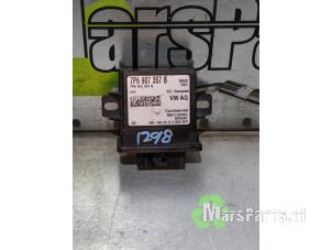 Używane Moduł oświetlenia doświetlającego zakręty Audi A3 Limousine (8VS/8VM) 2.0 TDI 16V Cena € 80,00 Procedura marży oferowane przez Autodemontagebedrijf De Mars