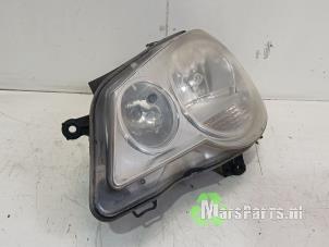 Gebruikte Linker Koplamp Volkswagen Polo IV (9N1/2/3) 1.4 16V Prijs € 40,00 Margeregeling aangeboden door Autodemontagebedrijf De Mars