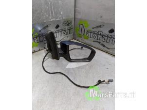 Używane Lusterko zewnetrzne prawe Volkswagen Polo V (6R) 1.4 TDI DPF BlueMotion technology Cena € 40,00 Procedura marży oferowane przez Autodemontagebedrijf De Mars