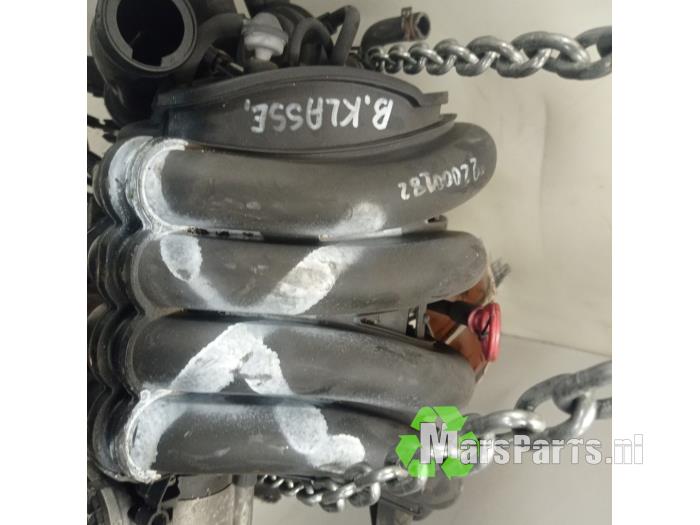 Motor van een Mercedes-Benz B (W245) 1.7 B-170 16V 2006