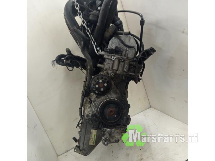 Motor van een Mercedes-Benz B (W245) 1.7 B-170 16V 2006