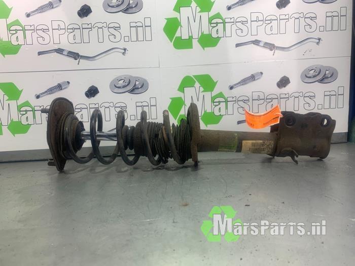 Amortyzator prawy przód z Mitsubishi Colt (Z2/Z3) 1.3 16V 2005