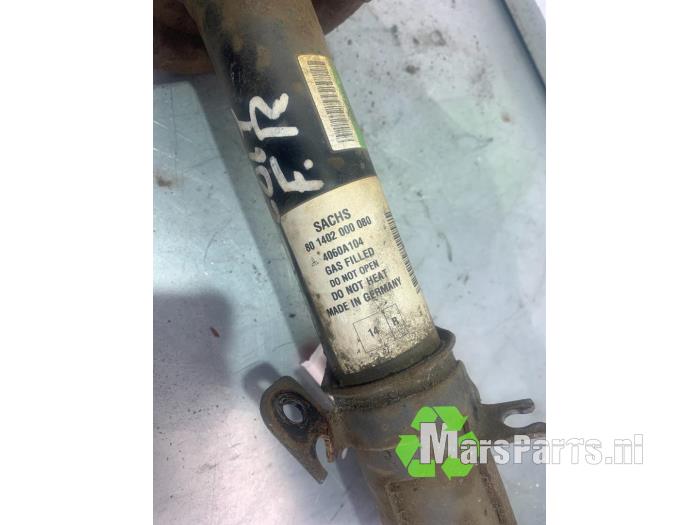 Amortyzator prawy przód z Mitsubishi Colt (Z2/Z3) 1.3 16V 2005