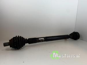 Używane Os napedowa prawy przód Volkswagen Touran (1T1/T2) 1.6 FSI 16V Cena € 45,00 Procedura marży oferowane przez Autodemontagebedrijf De Mars