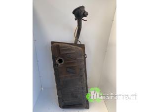 Używane Zbiornik Volkswagen Polo II (86) 1.0 C,CL,GL Cena € 100,00 Procedura marży oferowane przez Autodemontagebedrijf De Mars