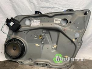 Begagnade Fönstermekanism, 4-dörrars, höger fram Mercedes B (W245) 1.7 B-170 16V Pris € 40,00 Marginaltabell erbjuds av Autodemontagebedrijf De Mars