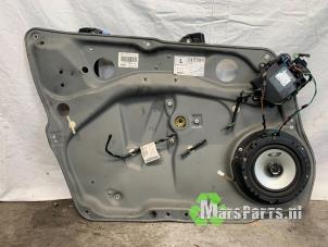 Begagnade Fönstermekanism, 4-dörrars, vänster fram Mercedes B (W245) 1.7 B-170 16V Pris € 40,00 Marginaltabell erbjuds av Autodemontagebedrijf De Mars