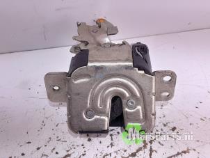 Używane Mechanizm zamka tylnej klapy Mitsubishi Colt (Z2/Z3) 1.1 12V Bifuel Cena € 30,00 Procedura marży oferowane przez Autodemontagebedrijf De Mars