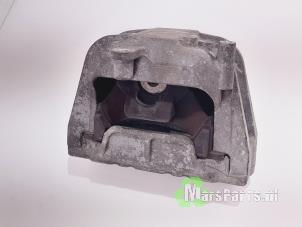 Używane Wspornik silnika Audi A3 Sportback (8PA) 2.0 TDI 16V 170 Quattro Cena € 25,00 Procedura marży oferowane przez Autodemontagebedrijf De Mars