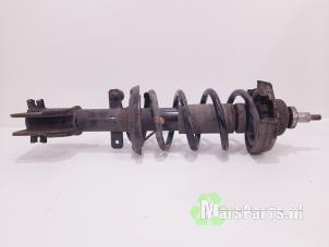 Begagnade Stötdämparstång, höger fram Opel Vivaro 1.6 CDTI 90 Pris € 45,00 Marginaltabell erbjuds av Autodemontagebedrijf De Mars