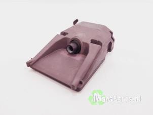 Begagnade Framåtriktad kamera Peugeot 2008 (UD/UK/UR/US/UX) 1.2 VTi 12V PureTech 130 Pris € 117,00 Marginaltabell erbjuds av Autodemontagebedrijf De Mars